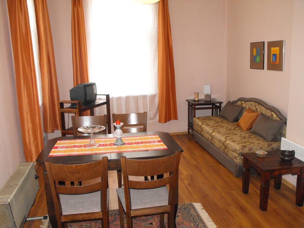 Ferienwohnung Julia Garden Burgas City Exterior foto