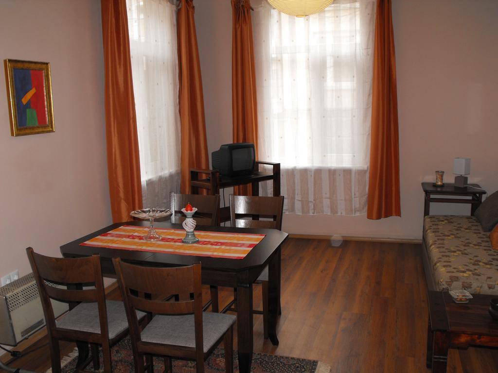 Ferienwohnung Julia Garden Burgas City Exterior foto